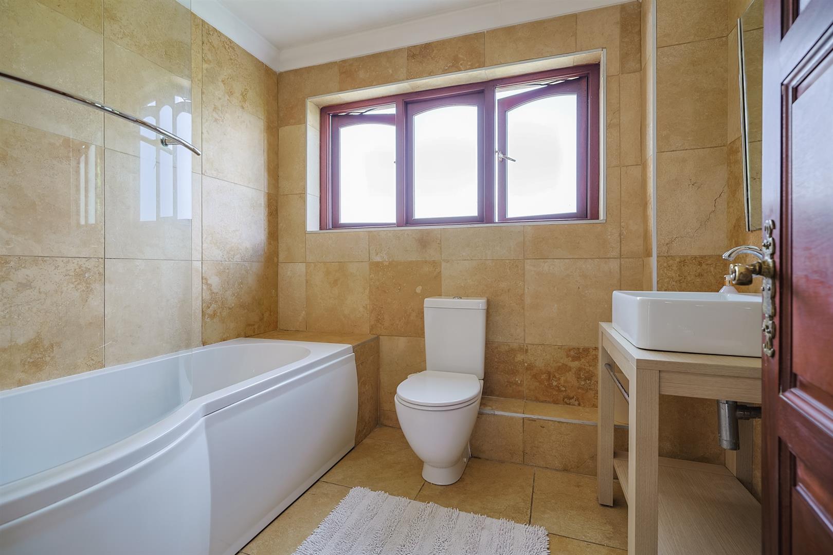 4 Palmyra Court, West Cross, Swansea, SA3 5TJ